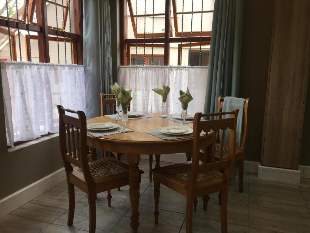 ג'ורג' Rozenhof Guest Cottages מראה חיצוני תמונה