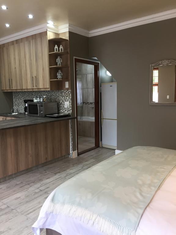 ג'ורג' Rozenhof Guest Cottages מראה חיצוני תמונה