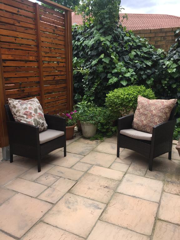ג'ורג' Rozenhof Guest Cottages מראה חיצוני תמונה