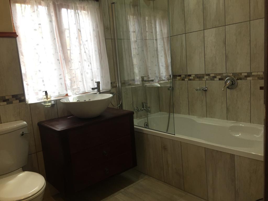 ג'ורג' Rozenhof Guest Cottages מראה חיצוני תמונה