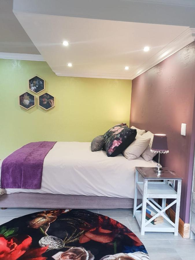 ג'ורג' Rozenhof Guest Cottages מראה חיצוני תמונה